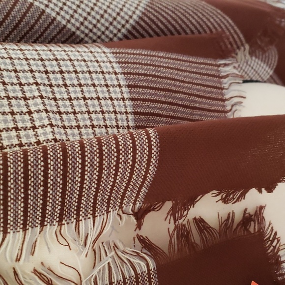 NEW Vera Scarf / Wrap - Picture 4 of 9